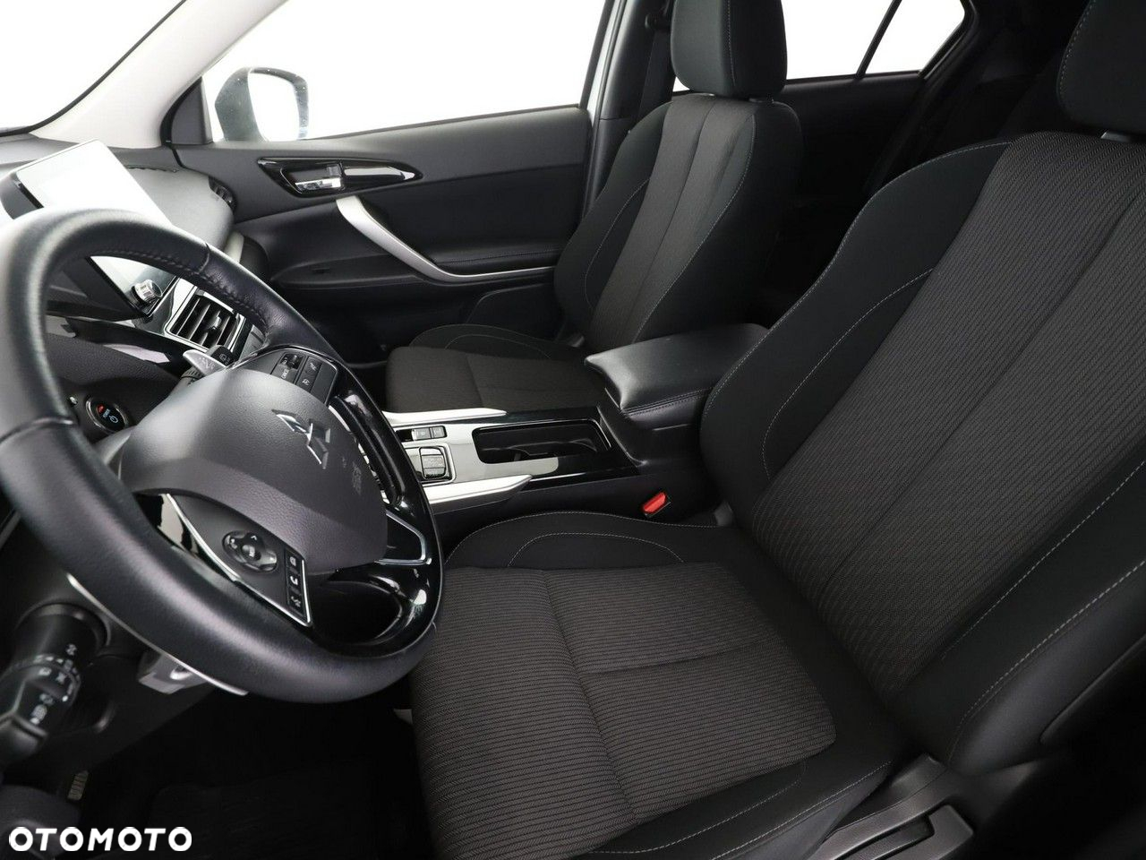 Mitsubishi Eclipse Cross Plug-In Hybrid 4WD Basis - 13