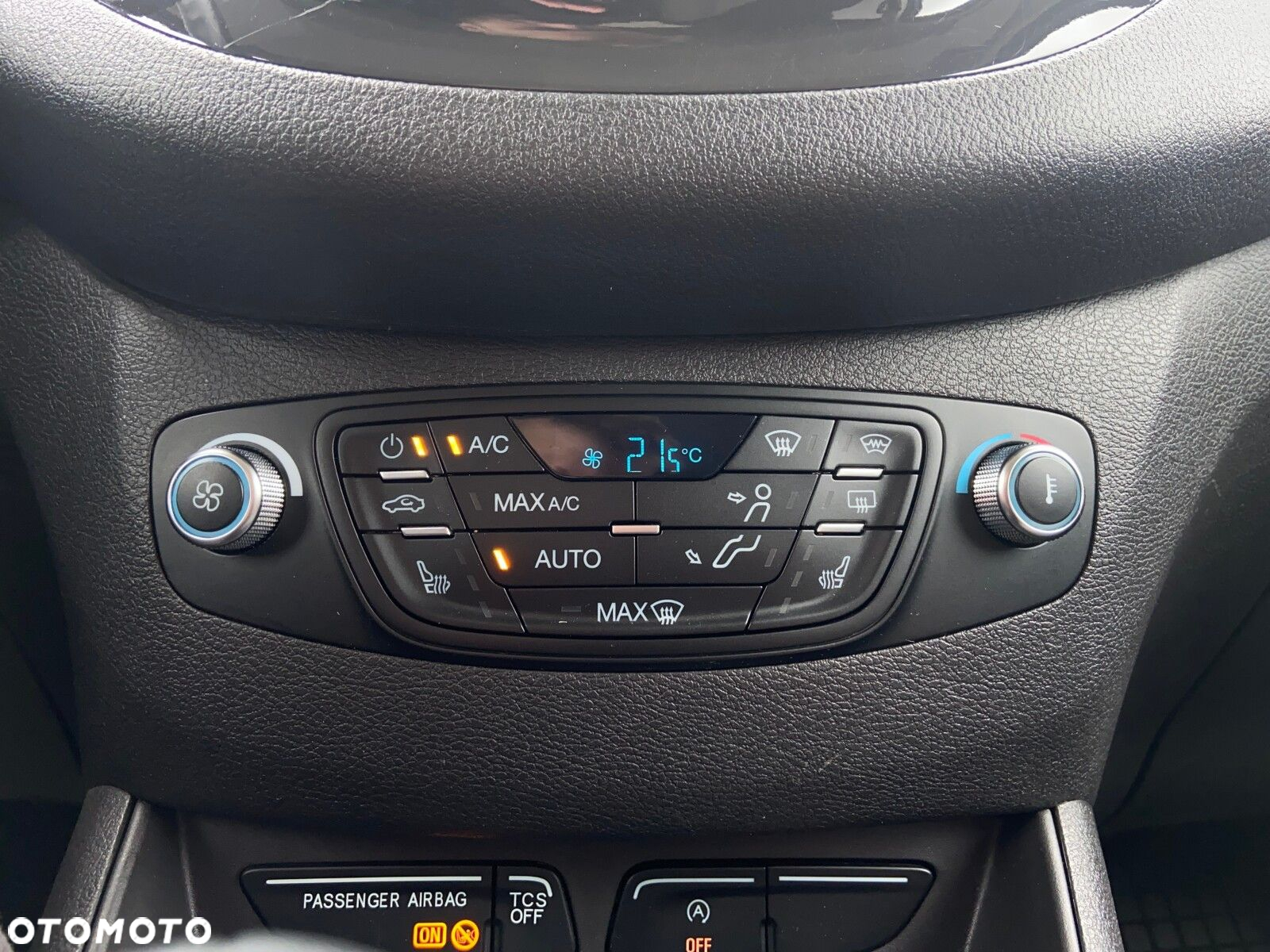 Ford Tourneo Courier 1.5 TDCi Titanium - 20