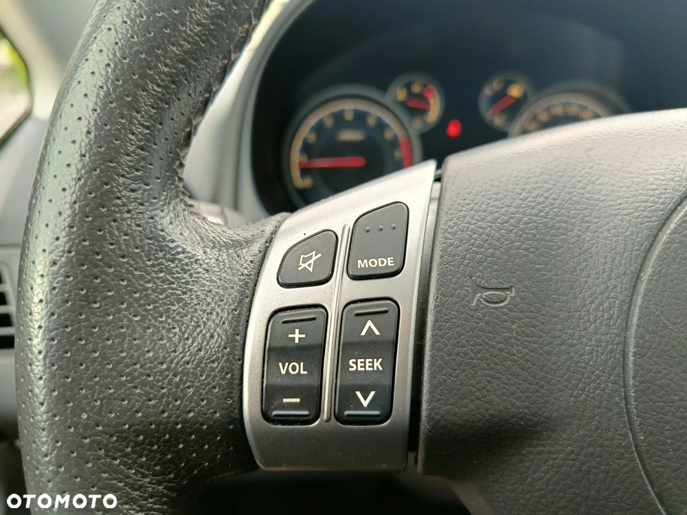 Suzuki SX4 1.6 Comfort Plus - 16
