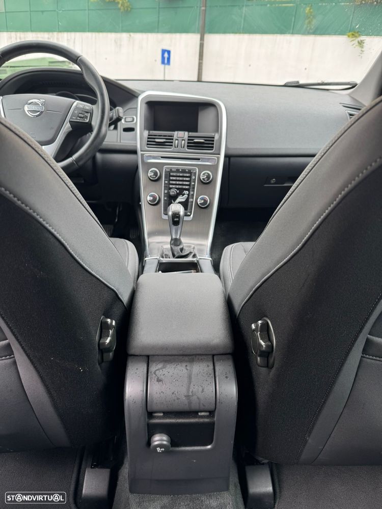 Volvo XC 60 2.0 D4 Momentum - 5