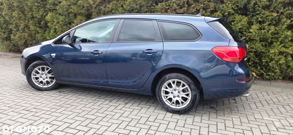 Opel Astra 1.6 Turbo 150 Jahre - 8