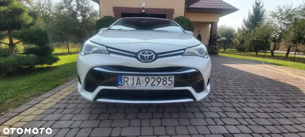 Toyota Avensis 2.0 D-4D Prestige - 8