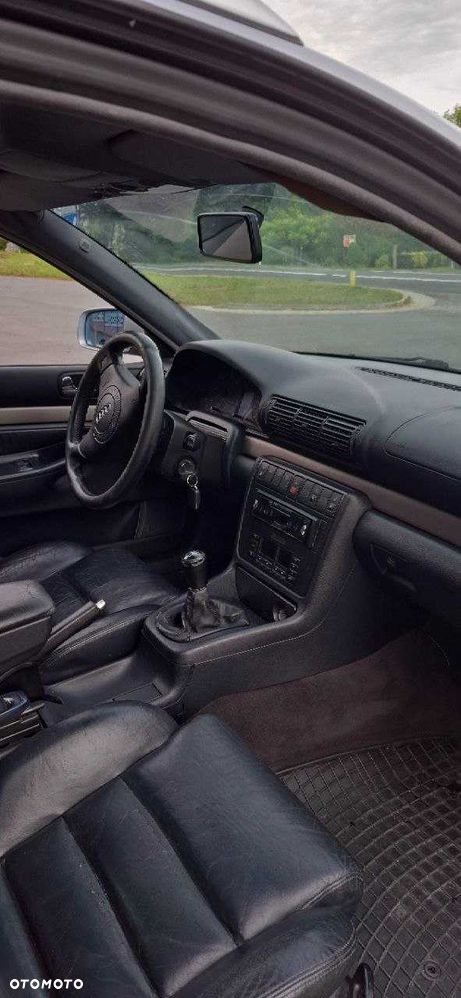 Audi A4 1998 photo 4