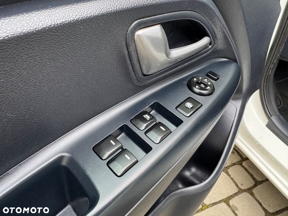 Kia Rio - 21