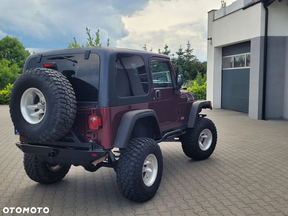Jeep Wrangler - 8