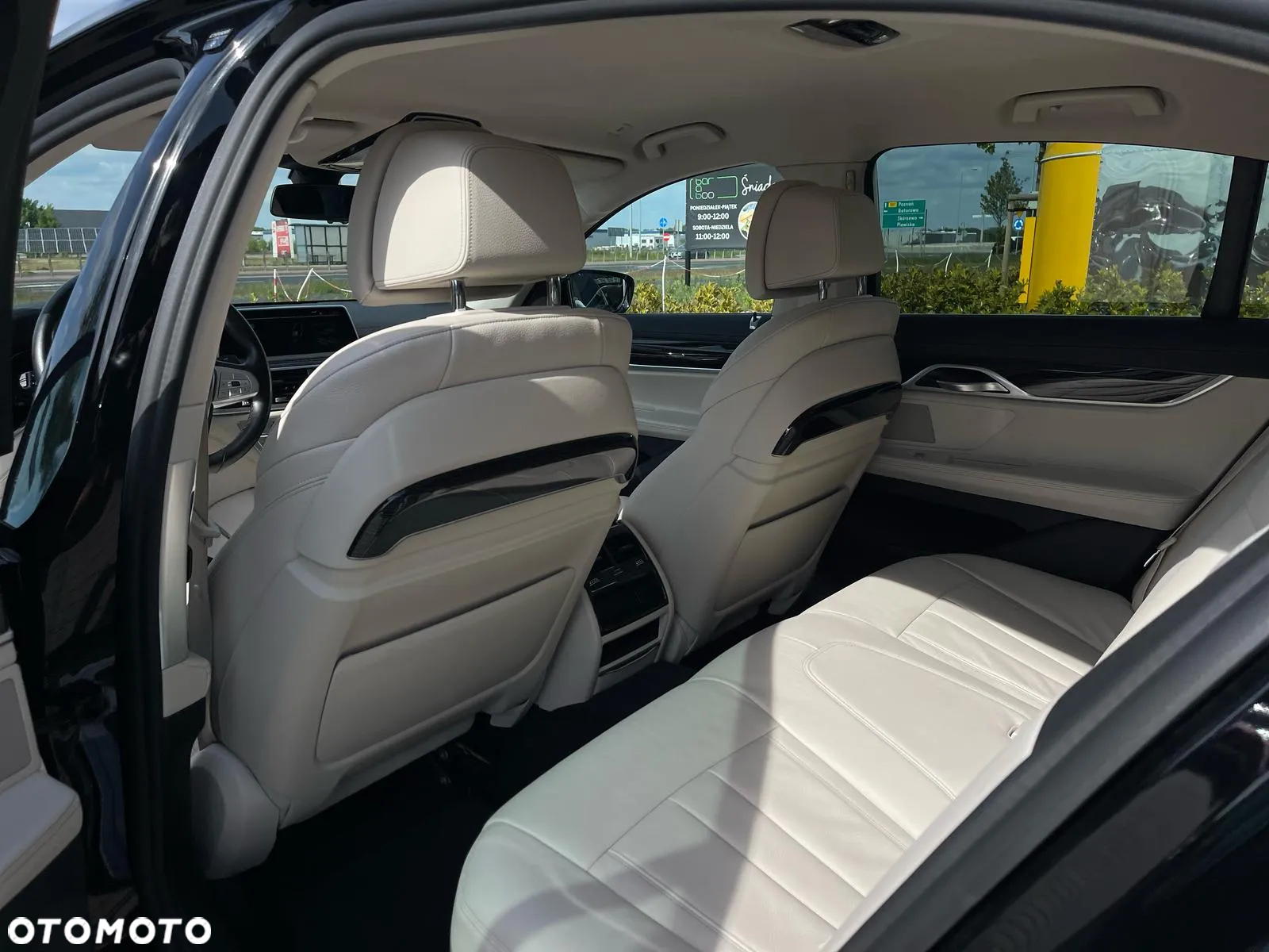 BMW Seria 7 - 11