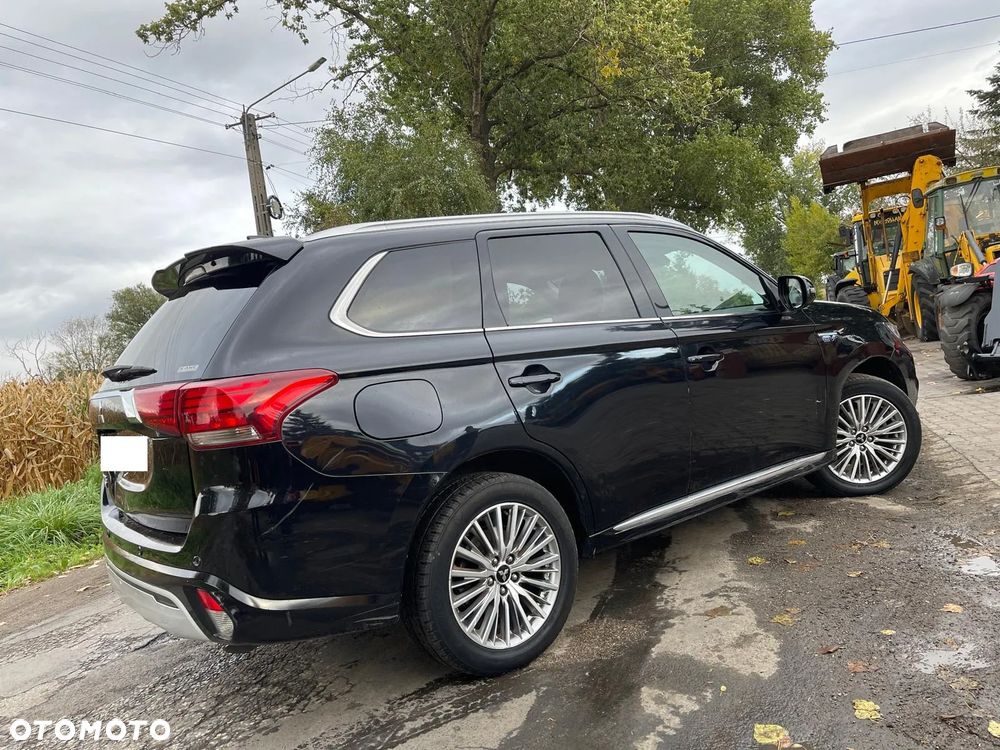 Mitsubishi Outlander 2.4 4WD Diamant+ - 30