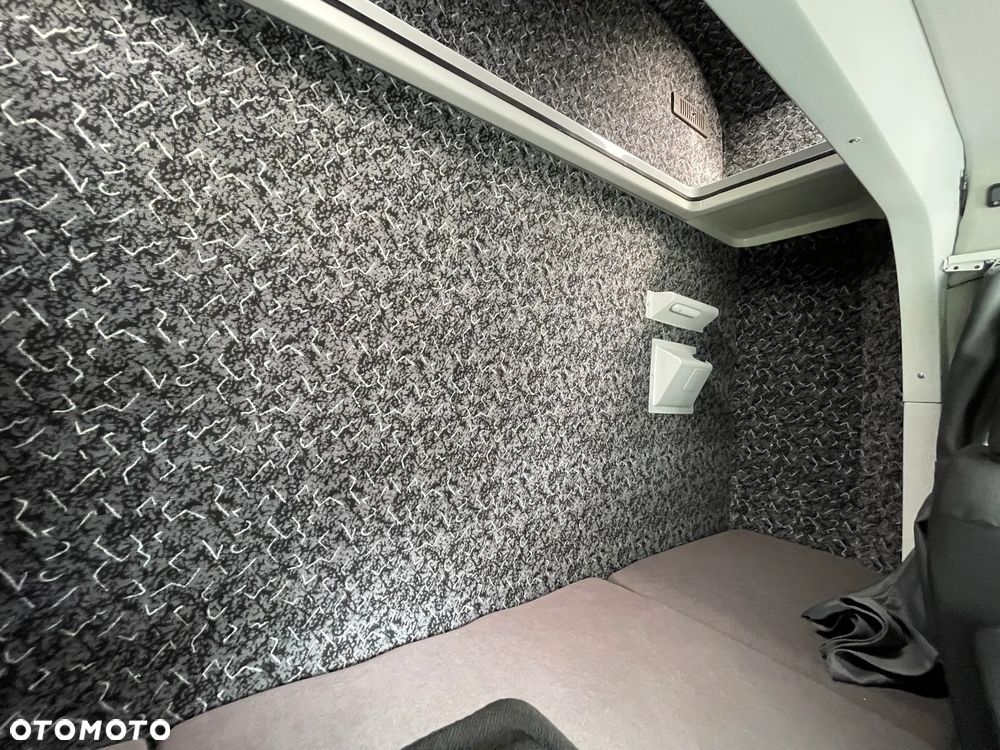 Volkswagen CRAFTER 35 - 10