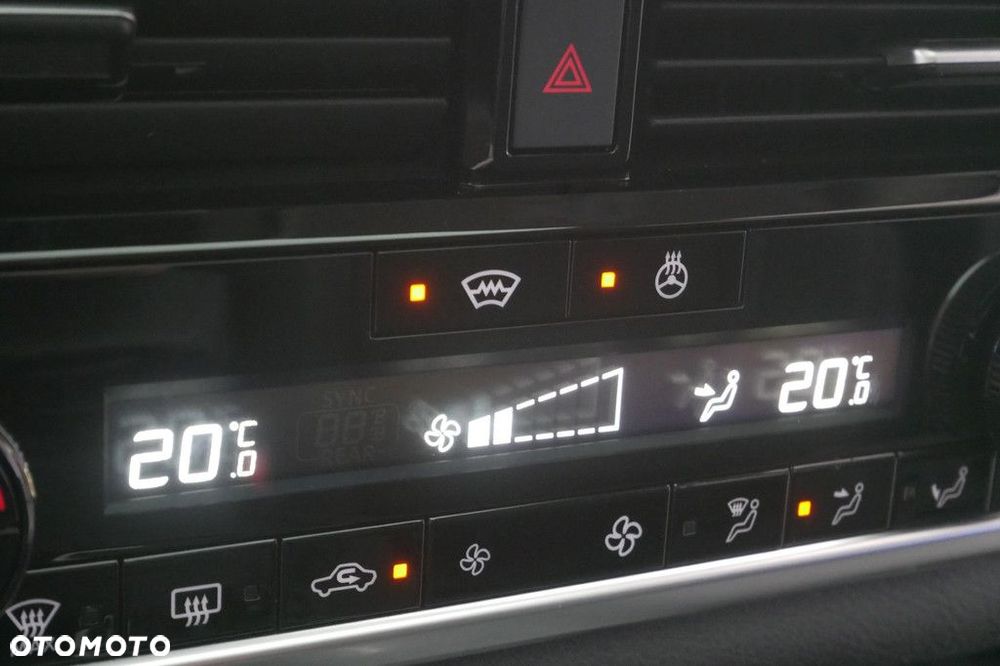 Nissan Qashqai 1.3 DIG-T MHEV N-Connecta Xtronic - 26