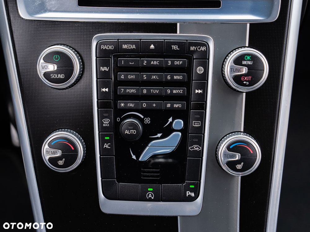 Volvo XC 60 D3 Drive-E R-Design Momentum - 37