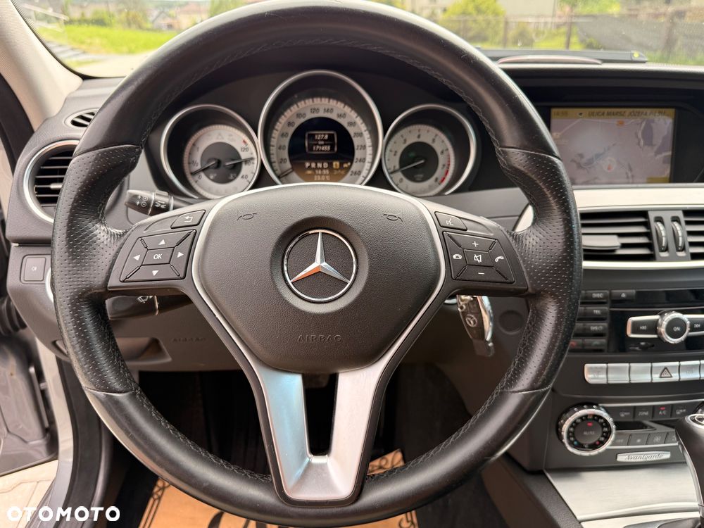 Mercedes-Benz Klasa C 250 (BlueEFFICIENCY) 7G-TRONIC Avantgarde - 28