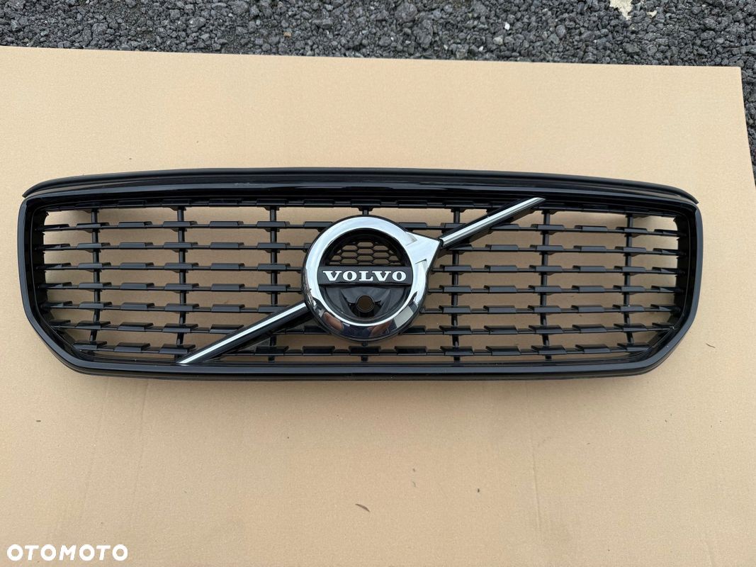 GRILL ATRAPA Volvo XC40 R DESIGN IDEALNA ORYGINAŁ - 1
