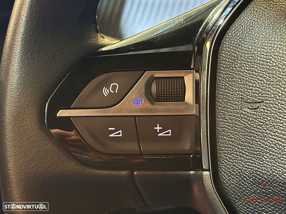Peugeot 2008 1.2 PureTech Allure Pack - 22