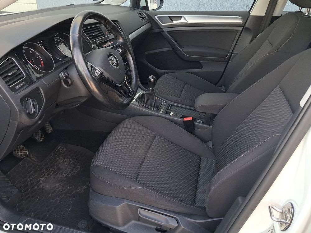 Volkswagen Golf - 15