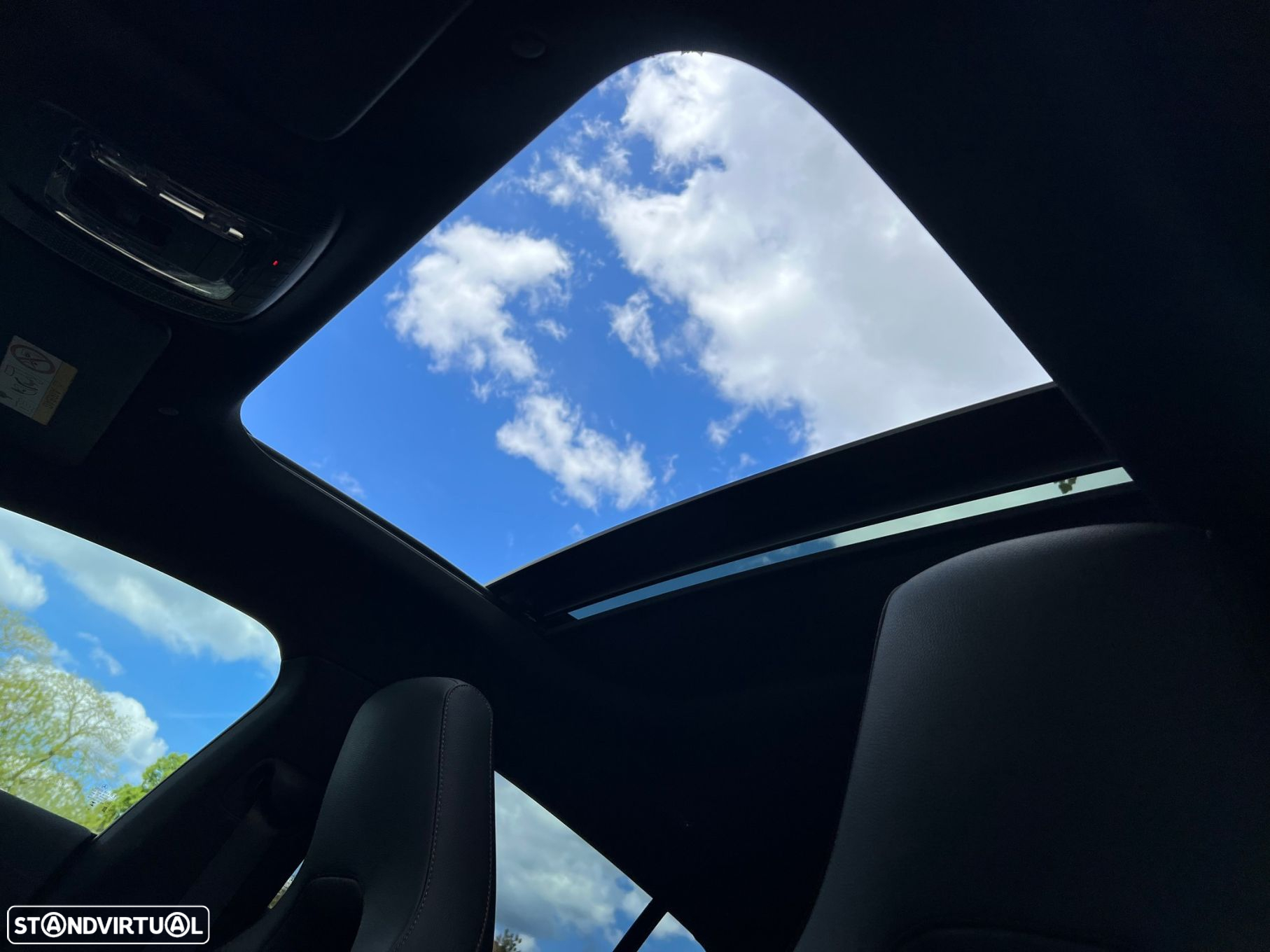 Mercedes-Benz CLA 250 e Shooting Brake AMG Line - 16
