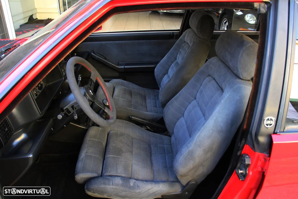 Lancia Delta 1.6 HF Turbo - 21