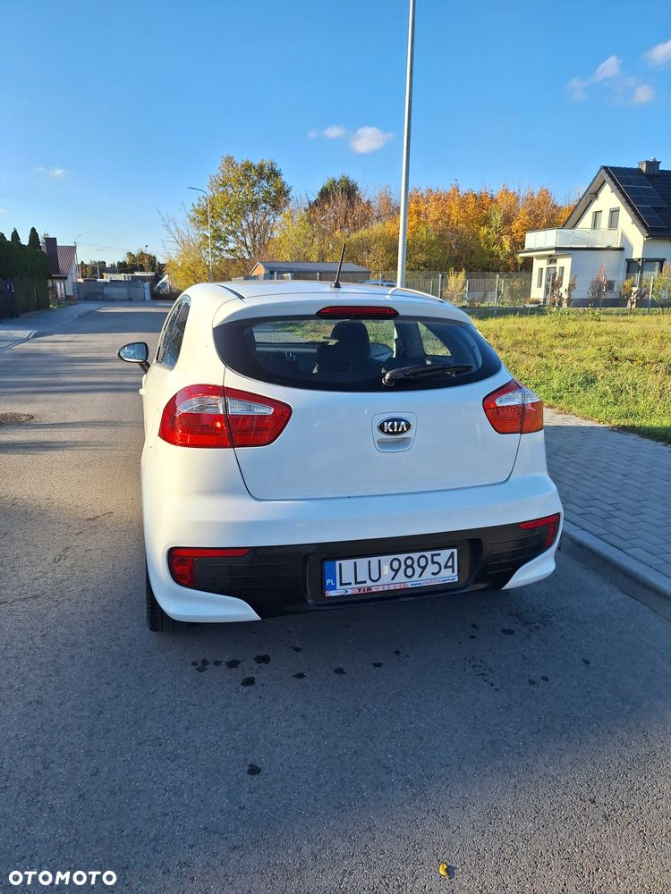Kia Rio - 6
