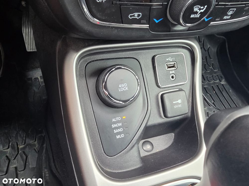 Jeep Compass - 25