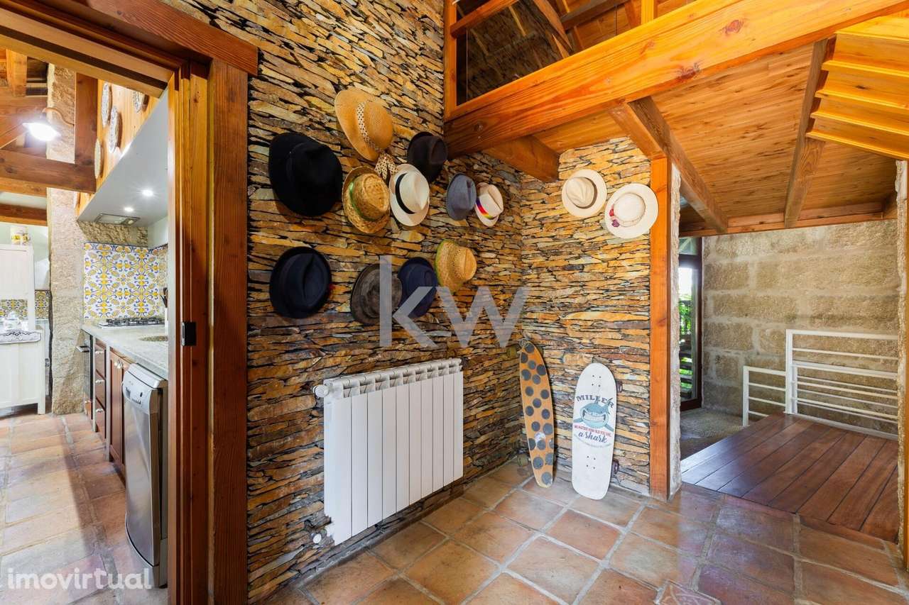 Quinta recatada com piscina num lote de 4.000 m2 ajardinados com 2 cas - Grande imagem: 2/60