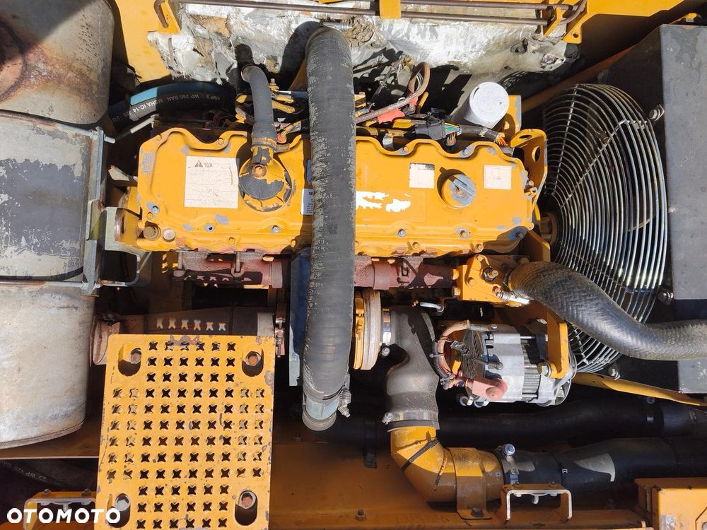 Caterpillar 325C - 6