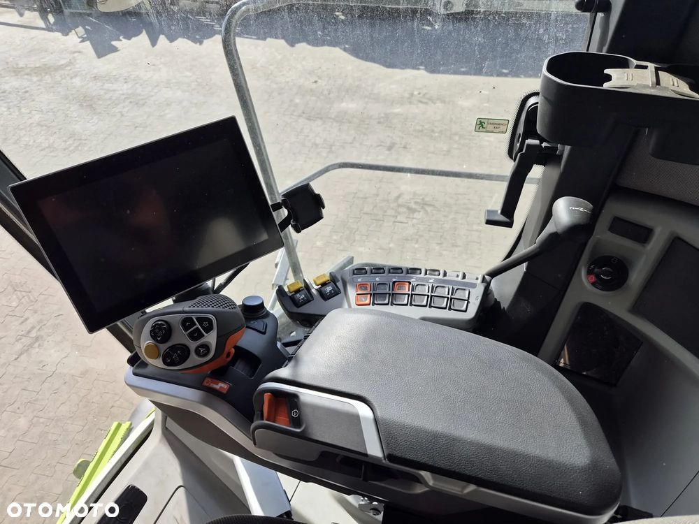 Claas Trion 640 - 17