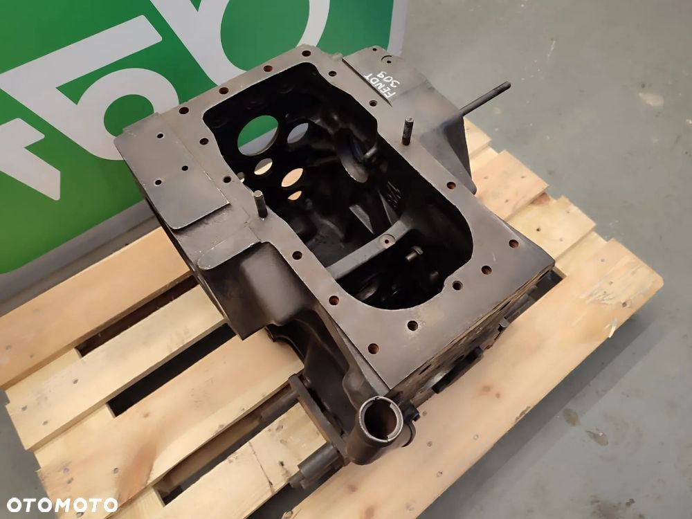 Obudowa tylnej osi 117100050090 Fendt 309 - 6