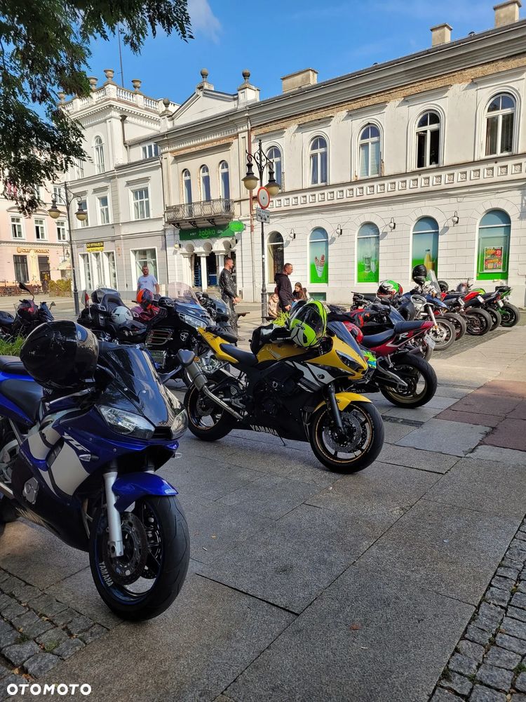 Yamaha R6 - 12