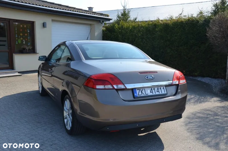 Ford Focus Coupe-Cabriolet 2.0 TDCi DPF Titanium - 6