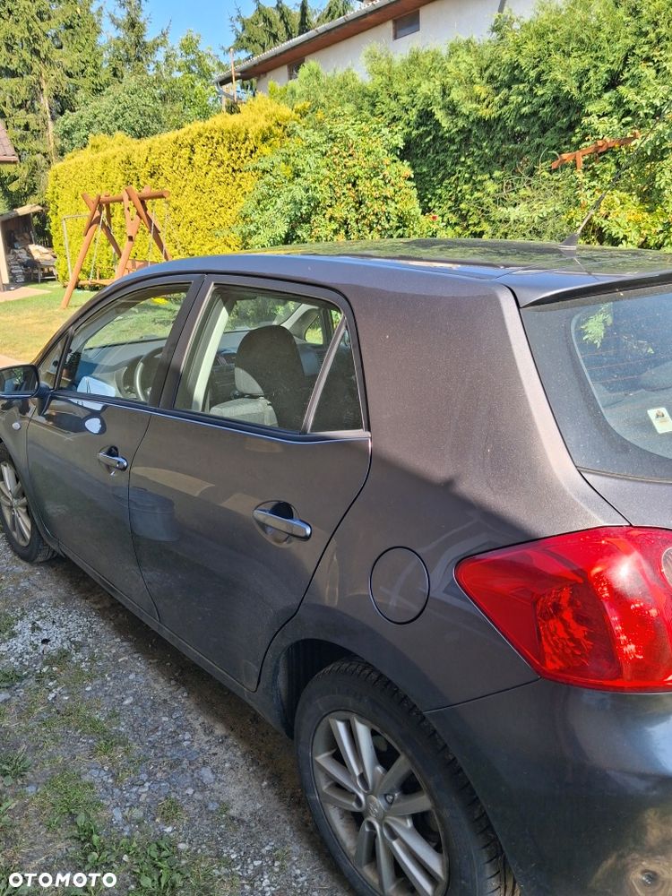 Toyota Auris - 2