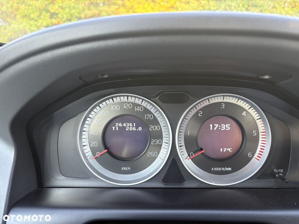 Volvo XC 60 - 8
