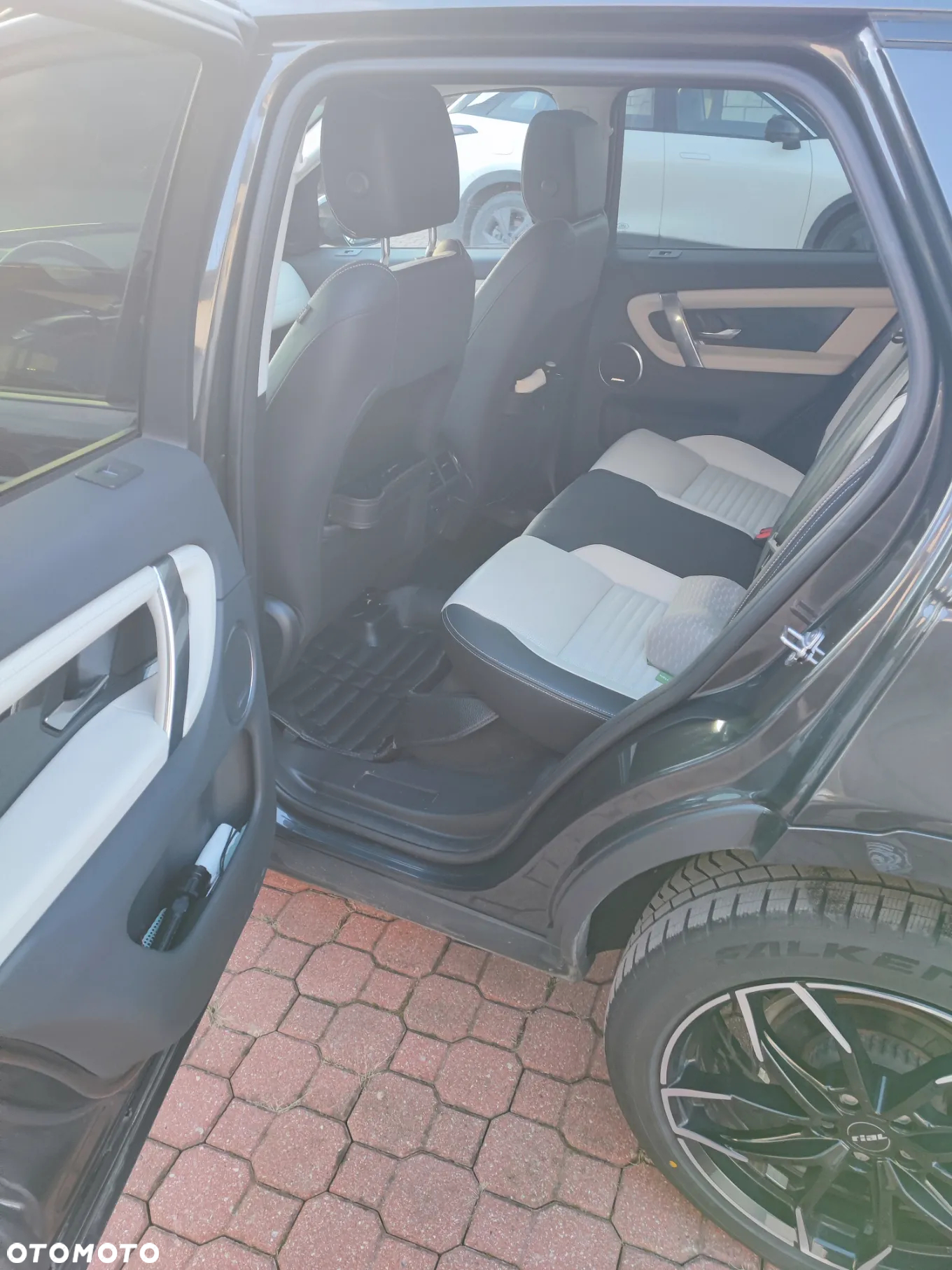 Land Rover Discovery Sport - 9