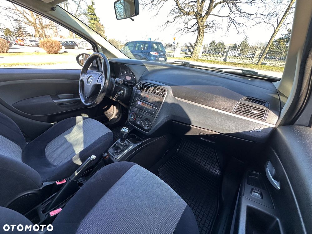 Fiat Grande Punto - 26