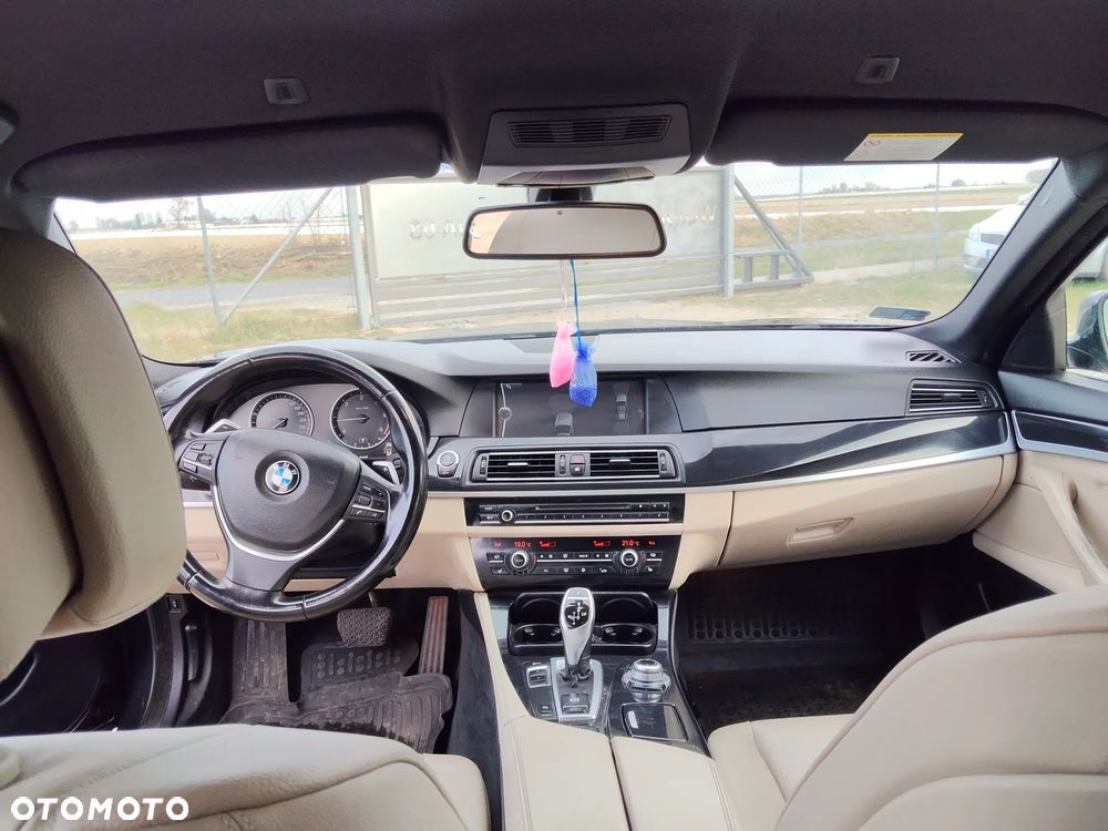 BMW Seria 5 520d Sport-Aut - 14