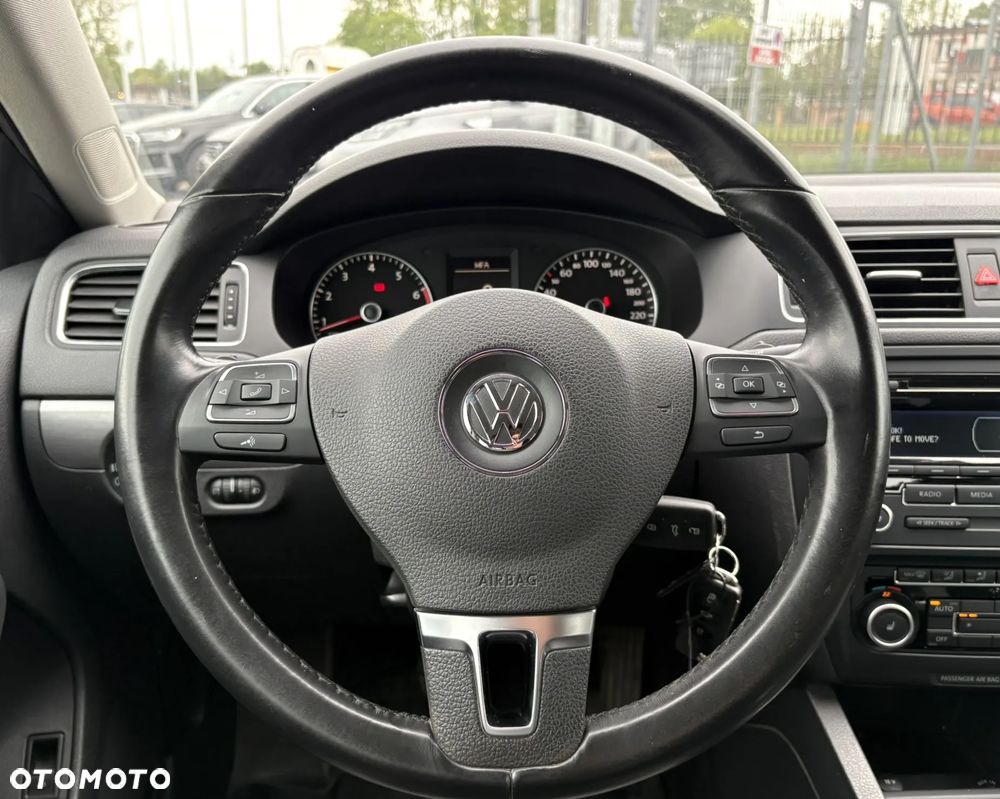 Volkswagen Jetta 1.4 TSI Highline - 12