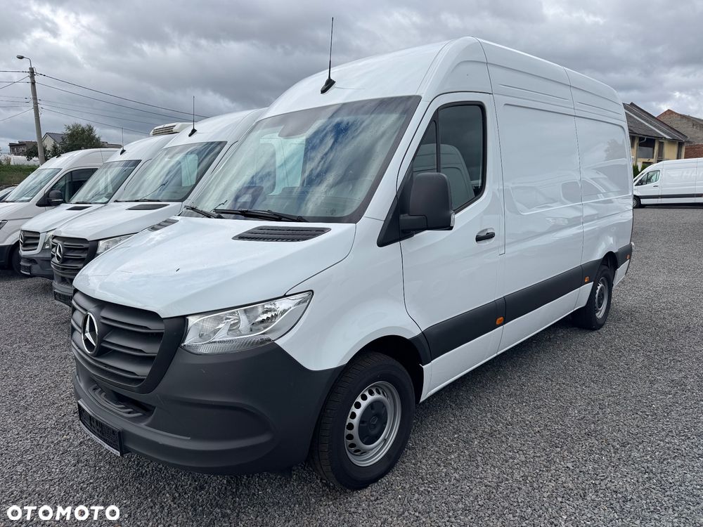 Mercedes-Benz Sprinter 317 średni wysoki