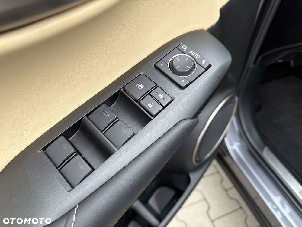 Lexus NX 300h Comfort AWD - 20