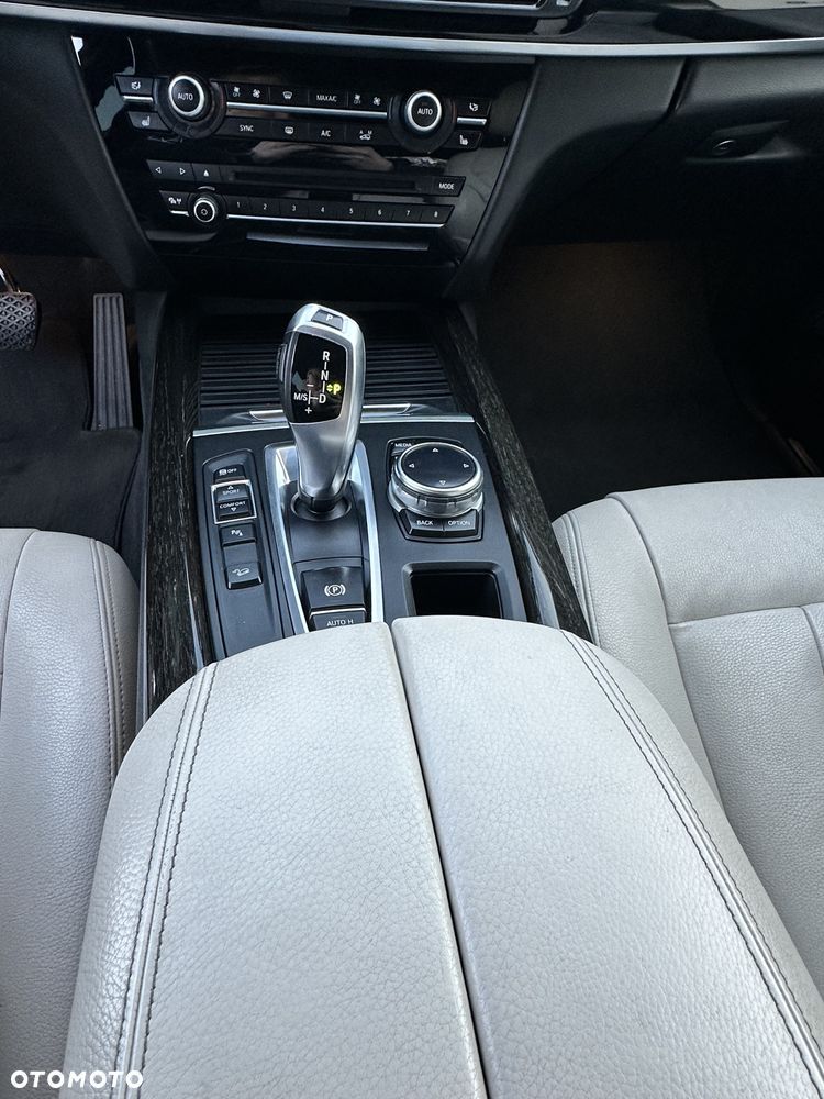BMW X5 xDrive25d - 33