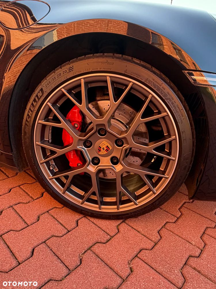 Porsche 911 Carrera 4S - 9