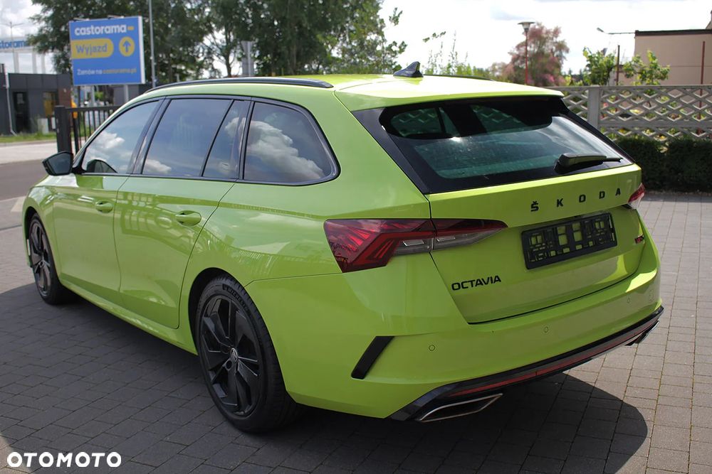 Skoda Octavia 2.0 TDI DSG RS - 10