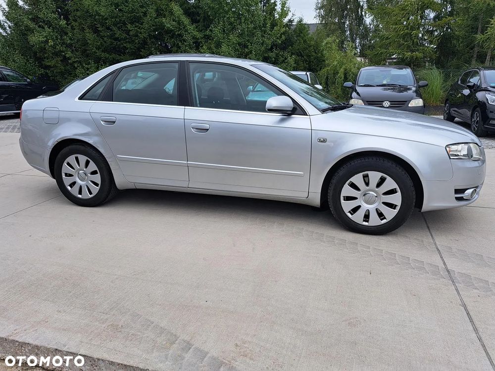 Audi A4 Limousine - 4