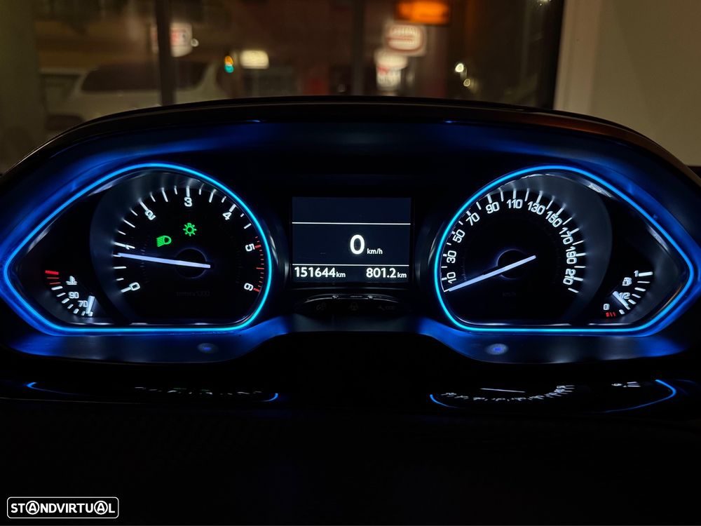 Peugeot 2008 1.6 BlueHDi Allure - 11