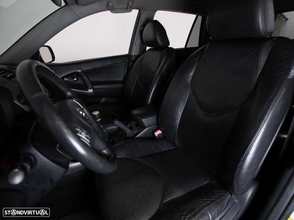 Toyota RAV4 - 7