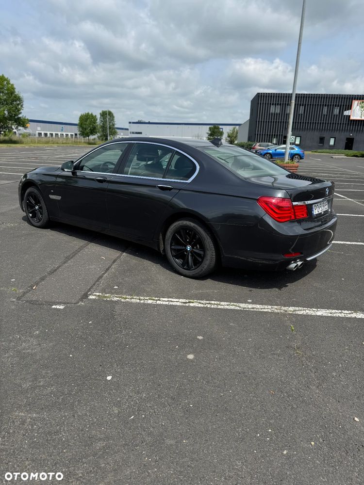 BMW Seria 7 730d - 17