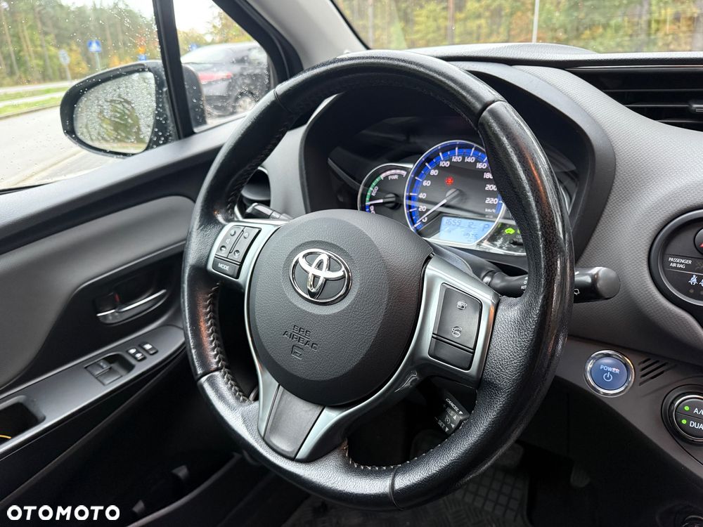 Toyota Yaris Hybrid 100 Selection Passion - 27
