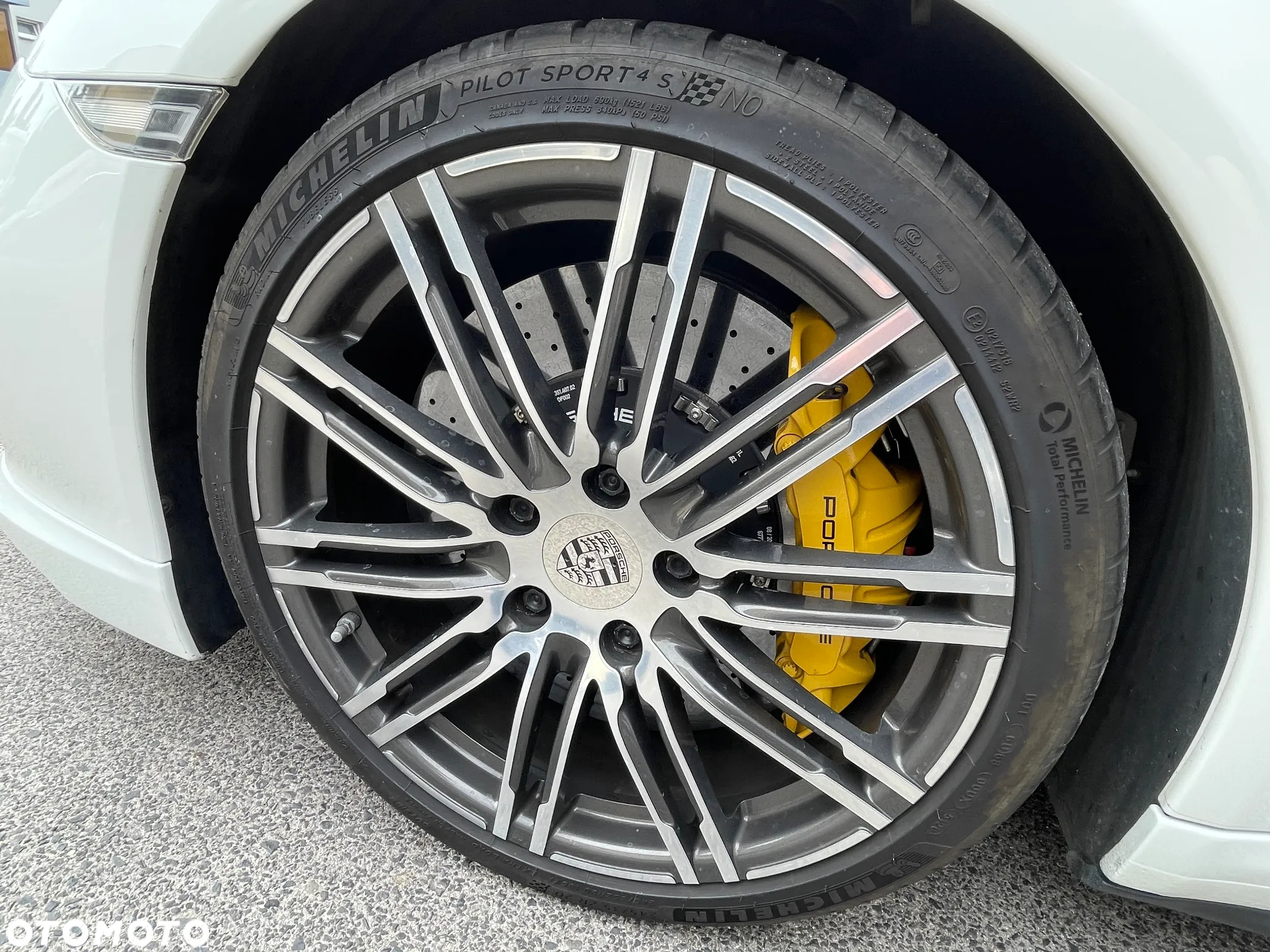 Porsche 911 Turbo S - 13