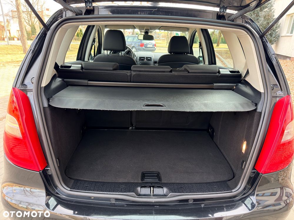 Mercedes-Benz Klasa A 170 BlueEFFICIENCY Elegance - 23