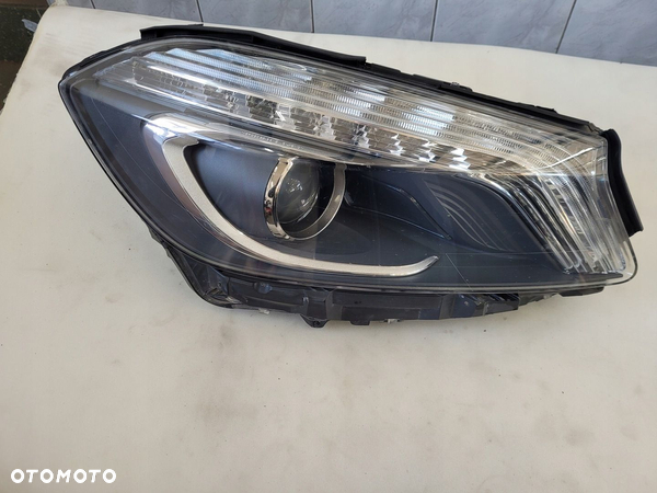 LAMPA PRAWY PRZÓD MERCEDES W176 A1768201261KZ