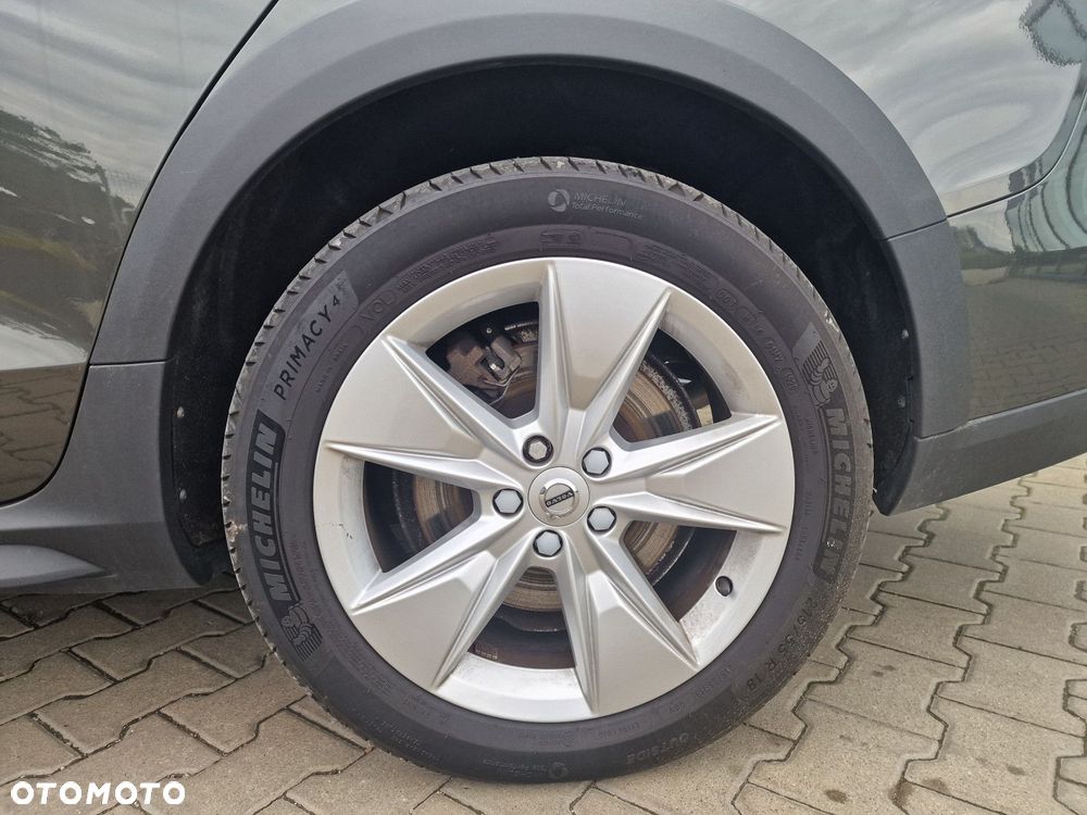 Volvo V60 Cross Country - 9