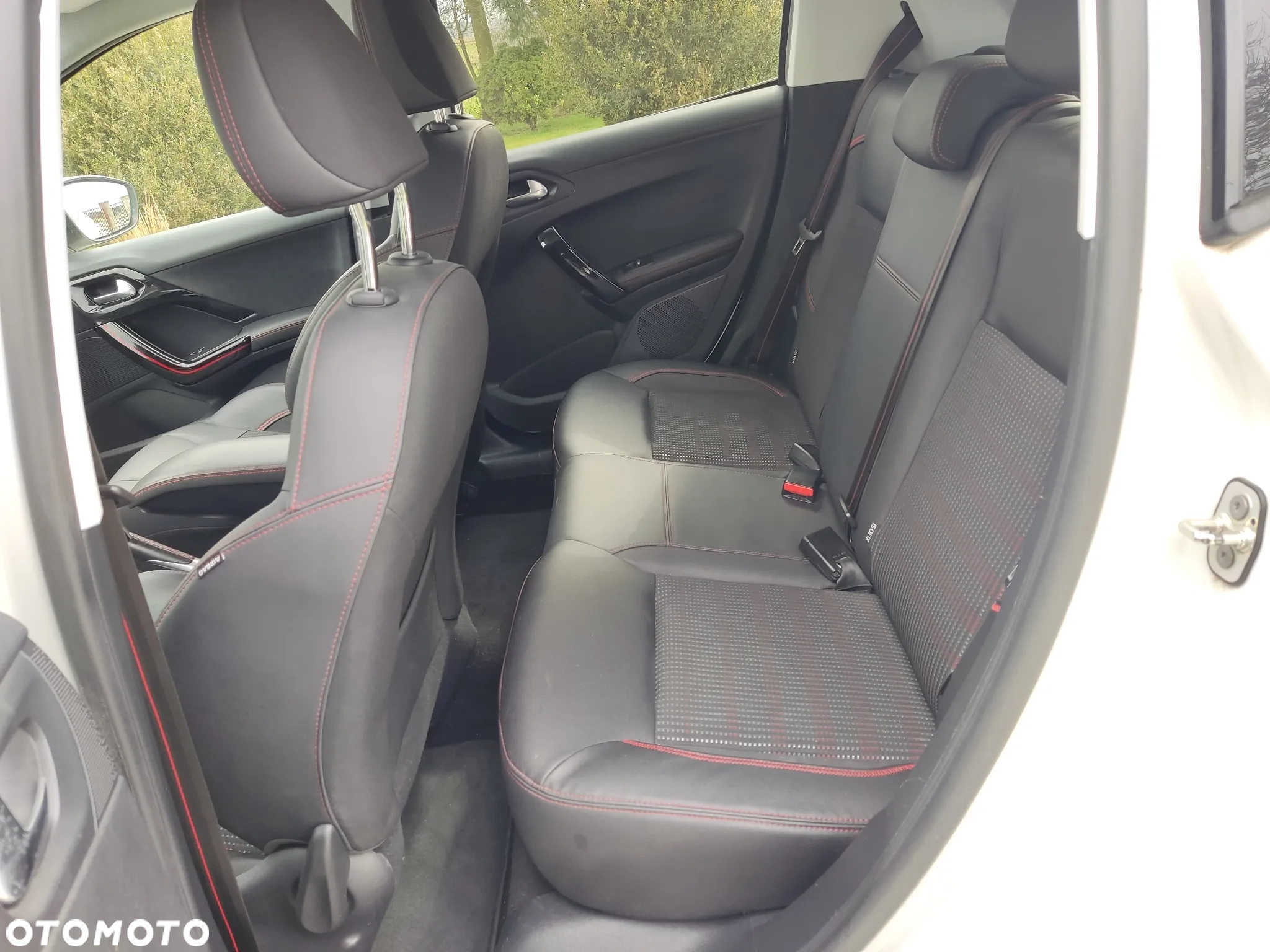 Peugeot 208 PureTech 110 Stop & Start Allure - 25