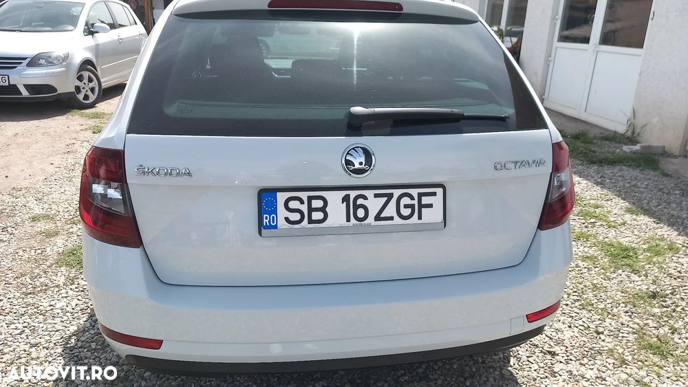 Skoda Octavia 1.6 TDI DSG Style - 5